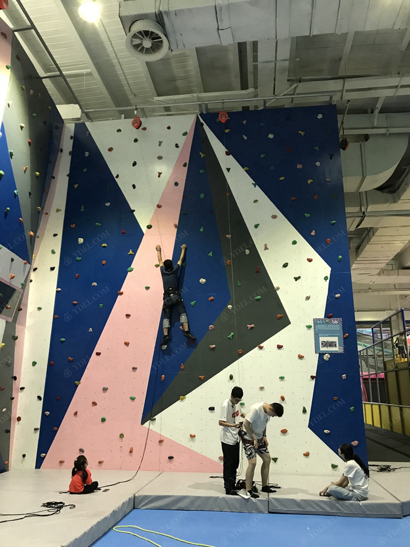 兒童攀岩區域展示