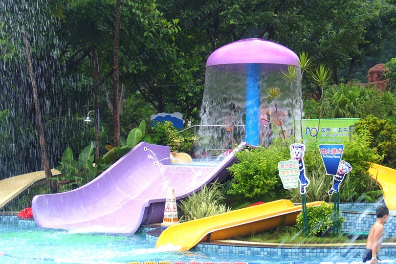 戶外水上（shàng）公園設備落地